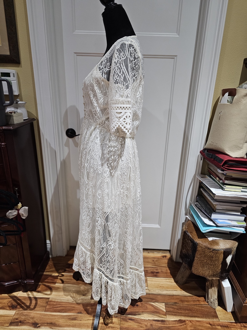 Shyanne Ivory Lace Button-Front Maxi Dress, NWT - Picture 4 of 15